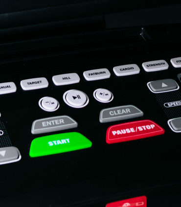 Tapis de course professionnel - 24km/h - CARE - ZEPHYR - Reconditionné